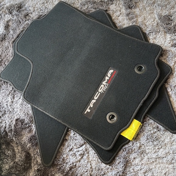 TRD Tacoma Off Road 2022 New Car Mats 🛻 - Picture 4 of 5